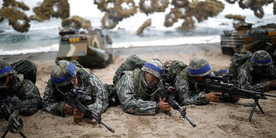 Gaya Marinir Korsel ketika latihan gabungan dengan militer AS