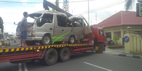 Minibus yang terbalik di Gunungkidul kelebihan penumpang