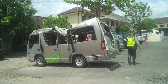 Masih shock, sopir minibus Wahyu Jaya Trans belum bisa diperiksa