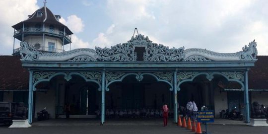 PB XIII ancam buka paksa pintu Keraton Surakarta