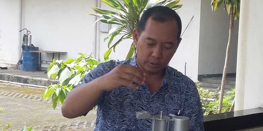 Ubah kebiasaan warga BAB di sungai, Anton bikin kredit jamban