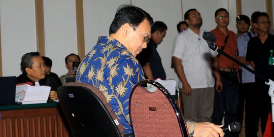 Kubu Ahok akan tambah 110 barang bukti