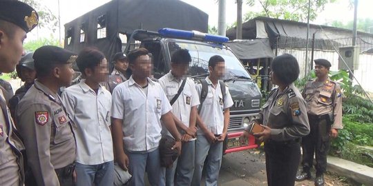 Bolos sekolah, 6 pelajar SMA terjaring razia di warung remang-remang