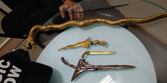 Menarik pusaka dari alam gaib