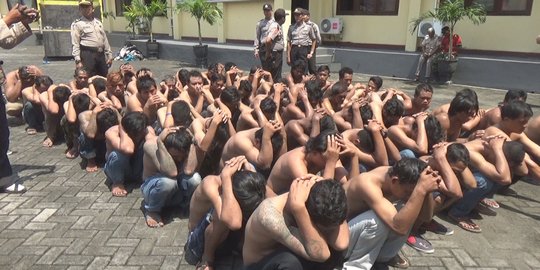 67 Preman nyaris bentrok dengan warga di Mojokerto diduga dibayar