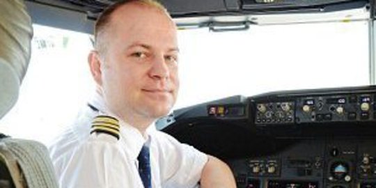 Mabuk sampai pingsan di kokpit, pilot Slovakia dipenjara 8 bulan