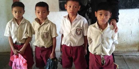 Terharu, Jokowi kirim peralatan sekolah ke SD di pedalaman Borneo
