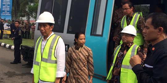 Presiden Jokowi yakin Jakarta-Surabaya sudah tersambung tol 2018