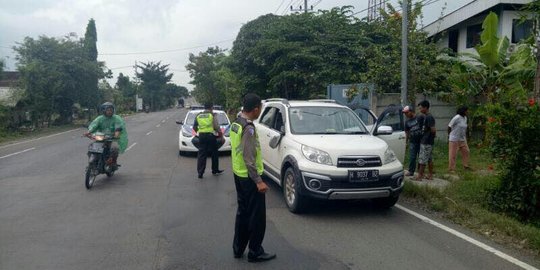 Amankan mobil terduga teroris, polisi temukan kitab dan peluru