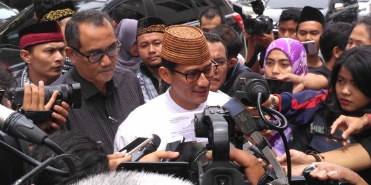 Minta solusi ke Sandiaga, warga Cipinang curhat tak bisa membaca