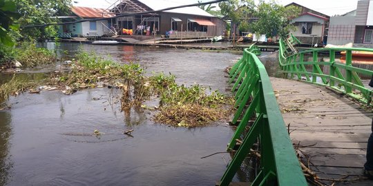 Jembatan di Samarinda ambruk, 99 jiwa nyaris terisolir