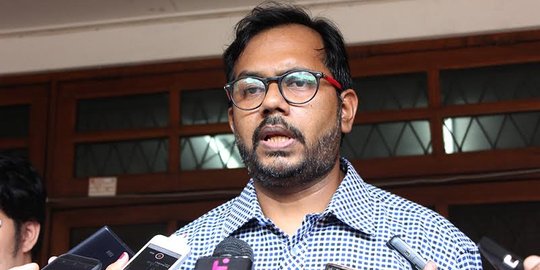 KontraS: Sebelum disiram air keras, Novel dikelilingi orang asing