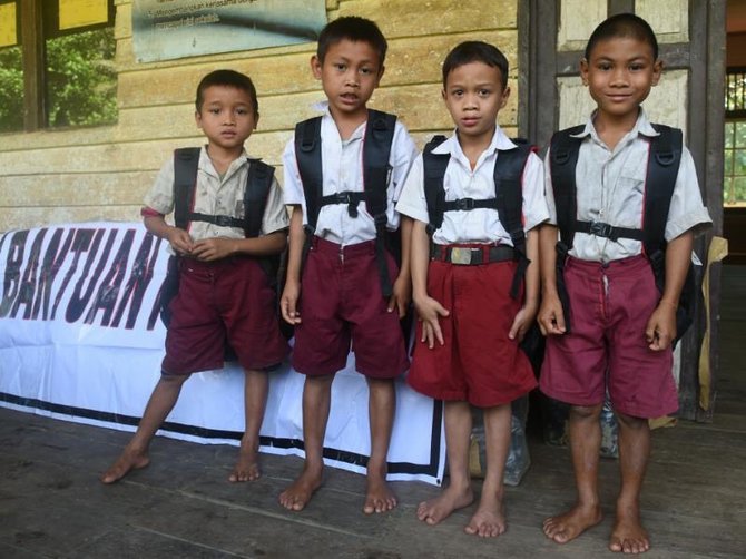 pelajar di tapal batas