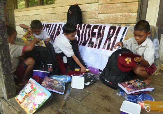 pelajar di tapal batas