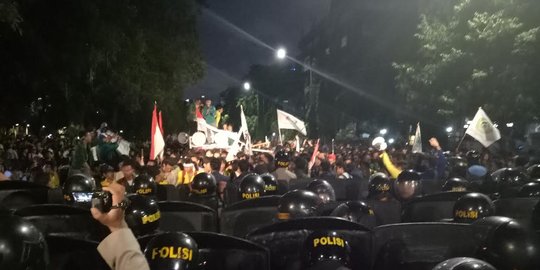 Kunker ke Bandung, Jokowi didemo mahasiswa untuk penuhi janji