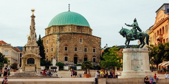 Pengadilan Hungaria cabut larangan pembangunan masjid dan burka