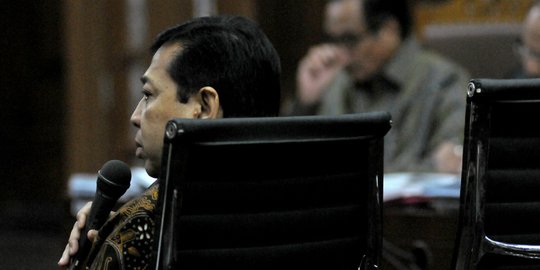 Saat PDIP dan Demokrat tak bela Setya Novanto