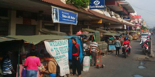 Akhir April 2017 pasar darurat Klewer di alun-alun harus dikosongkan