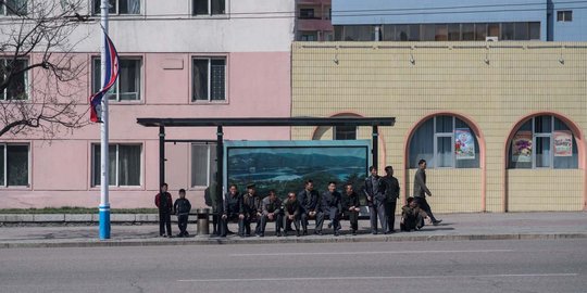 Penampakan lalu lintas di Korea Utara bebas kendaraan pribadi