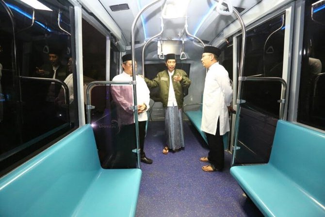 jokowi tinjau lrt bandung