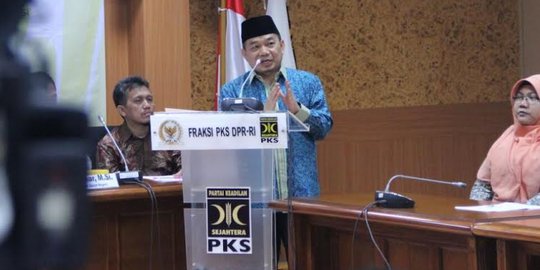 PKS: Yang kita hormati, Gubernur kita Anies Baswedan