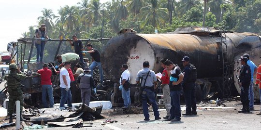 Tabrakan bus dan truk BBM di Meksiko tewaskan 24 orang