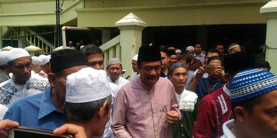 Salat Jumat di Tebet, Djarot dapat penolakan jemaah