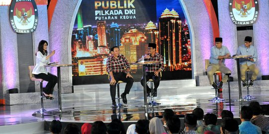 Charta Politika: Ahok-Djarot 47,3 persen, Anies-Sandi 44,8 persen