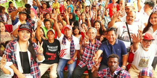 Sabam Sirait sebut Ahok-Djarot pemimpin visioner