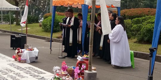 'Ibadah Paskah kesekian kalinya di depan Istana Negara'