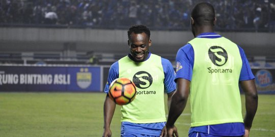 Tak pegang KITAS, Essien & Cole dipanggil pihak Imigrasi