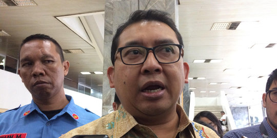 Jenguk Sekjen FUI, Fadli Zon minta hukum tak boleh jadi alat politik