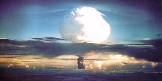 yang paling banyak dijatuhi nuklir oleh soviet