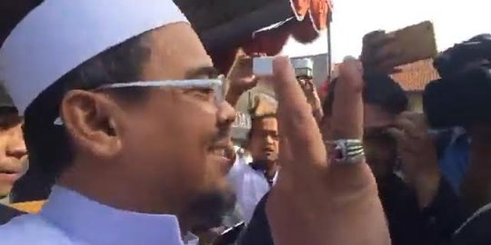 Rizieq mencoblos sambil salam OK OCE: Insya Allah nomor tiga menang