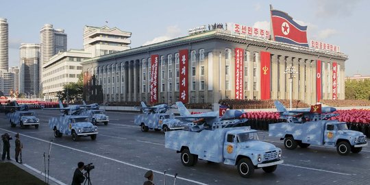 Rayakan ultah Kim Il-sung, Korea Utara putar video hancurkan AS