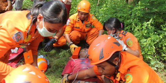 Ibu dan balita 1,5 tahun tewas ditabrak truk rem blong di Bali