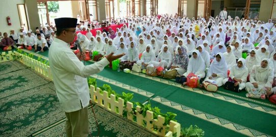 Menagih janji Anies-Sandi kepada umat muslim Jakarta