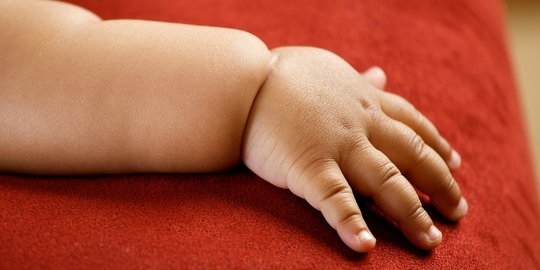 Bayi ditinggal di RS Kudungga hasil hubungan sedarah ibu & kakeknya