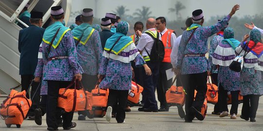 Bayar lunas, jemaah umrah tak kunjung diberangkatkan First Travel