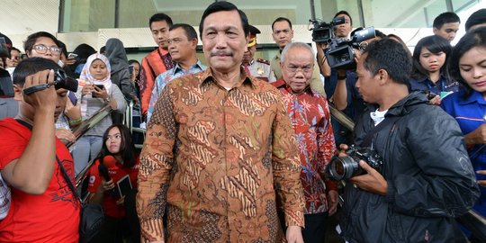 Menko Luhut minta pemudik naik kapal Roro dibanding mobil pribadi