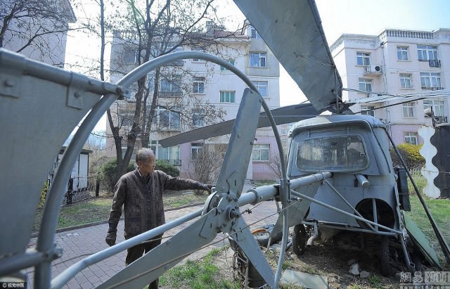 kakek di china buat helikopter sendiri