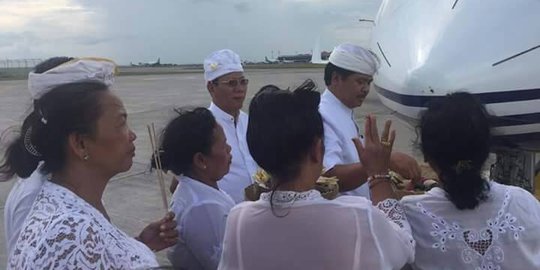 Jet pribadi baru milik Setya Novanto diupacarai adat Bali