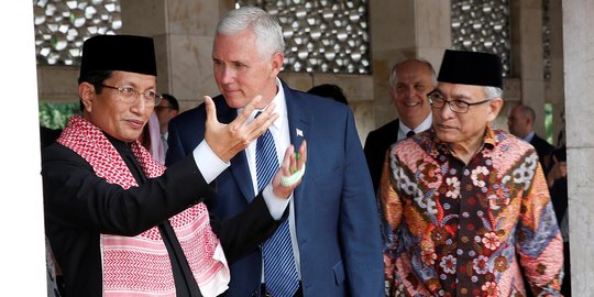 4 Fakta 'buah tangan' Mike Pence untuk RI, lewati dana Raja Salman