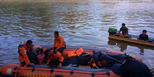 Kapal murid TK tabrak kayu di sungai Kalbar, 1 balita tewas 5 hilang