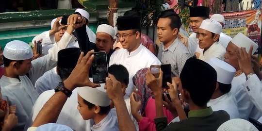 Luhut mau jelaskan proyek reklamasi, Anies bilang 'Oktober saja'