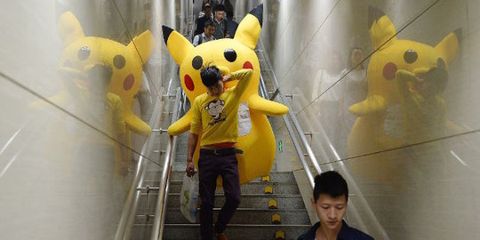Galang dana untuk pengobatan putrinya, ayah muda rela jadi Pikachu