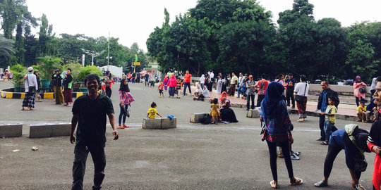 Libur Isra Mi'raj, warga Jakarta padati Masjid Istiqlal