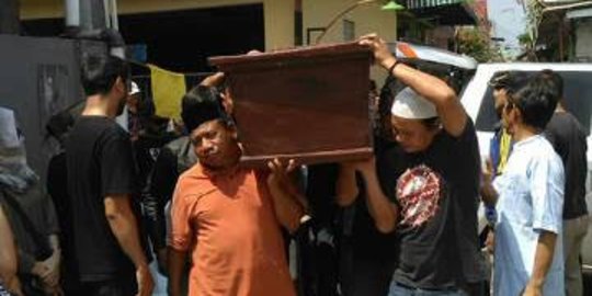 Tangis histeris keluarga sambut jasad pendaki tewas disambar petir