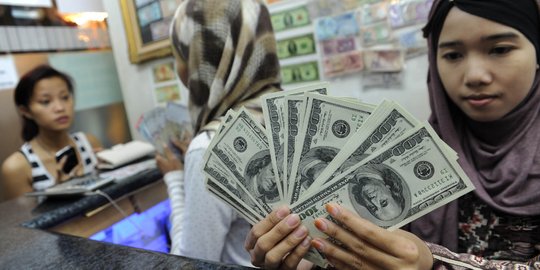 Rupiah menguat tinggalkan level Rp 13.300 per USD