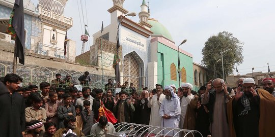 Bom di pinggir jalan hantam minibus di Pakistan, sepuluh orang tewas